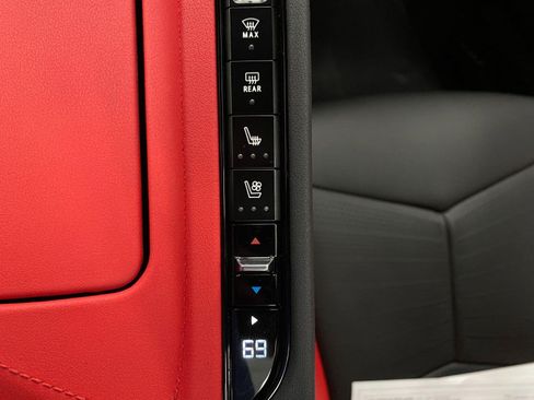 Used 2023 Chevrolet Corvette Stingray Preferred Conv w/ Z51 Performance Package RWD image 28