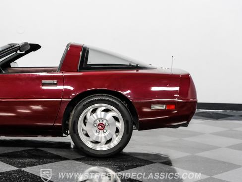 Used 1993 Chevrolet Corvette Coupe image 23