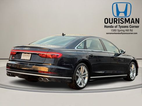 Used 2020 Audi S8 L image 3