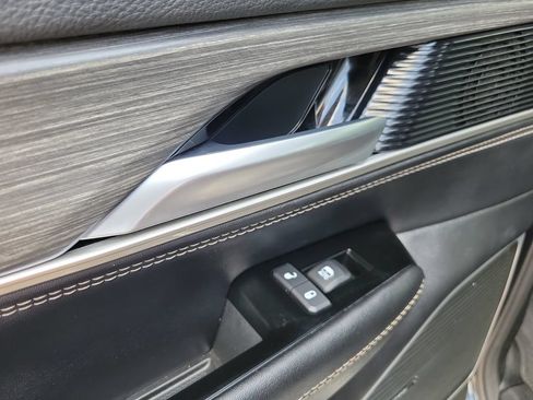 Used 2024 Jeep Wagoneer Series III AWD/4WD image 15
