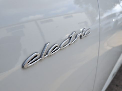 Used 2024 Porsche Macan 4 Electric AWD/4WD image 35