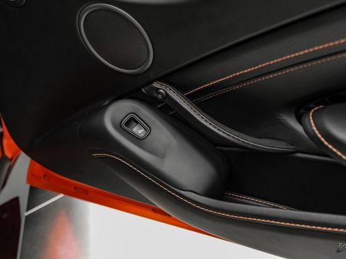Used 2020 Aston Martin V8 Vantage Coupe RWD image 92
