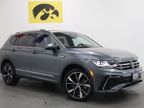 Used 2022 Volkswagen Tiguan SEL R-Line AWD/4WD image 2