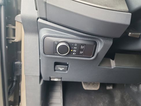 New 2025 Ford Bronco 4-Door image 30