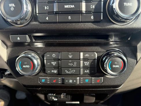 Used 2015 Ford F150 Lariat AWD/4WD image 22
