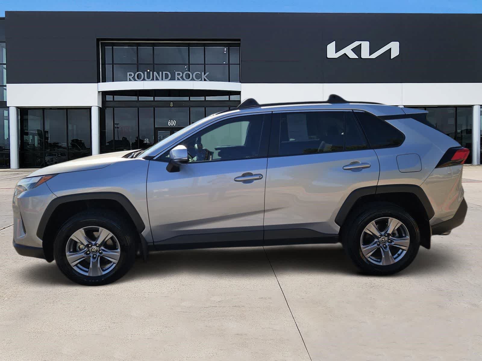 Used 2024 Toyota RAV4 XLE FWD image 4