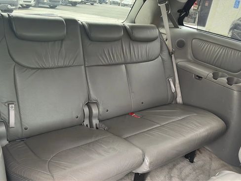 Used 2007 Toyota Sienna XLE Limited image 30
