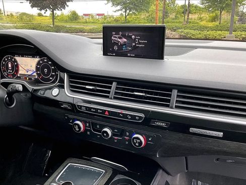 Used 2018 Audi Q7 3.0T Premium Plus AWD/4WD image 30