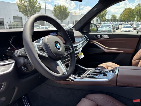 New 2027 BMW X7 xDrive40i w/ M Sport Package AWD/4WD image 17