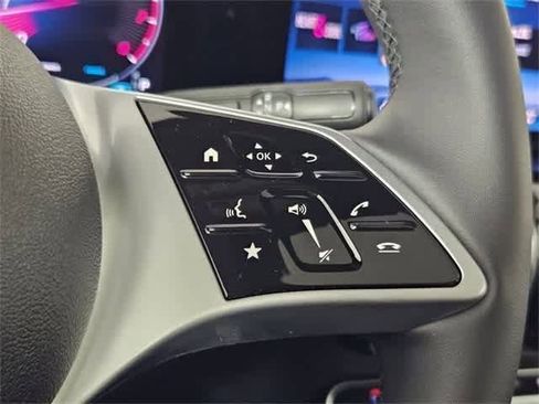 Certified 2025 Mercedes-Benz GLB 250 4MATIC image 51