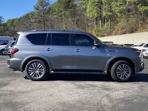Used 2022 Nissan Armada SL w/ Captain's Chairs Package image 2