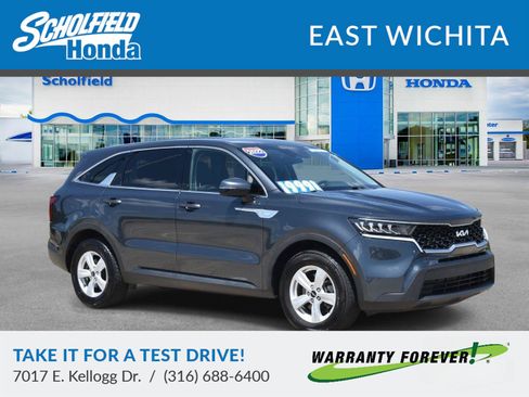 Used 2022 Kia Sorento LX FWD image 1
