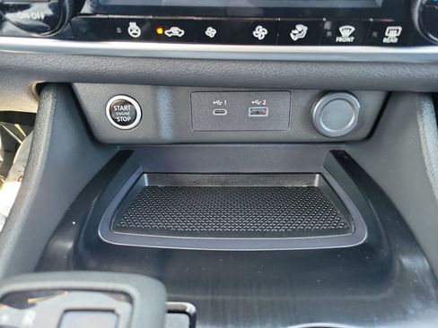 Used 2023 Nissan Rogue SV w/ SV Premium B Package FWD image 23