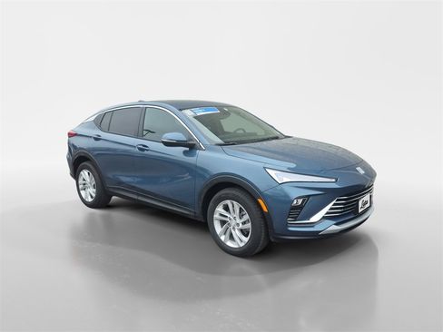 Used 2025 Buick Envista Preferred image 2