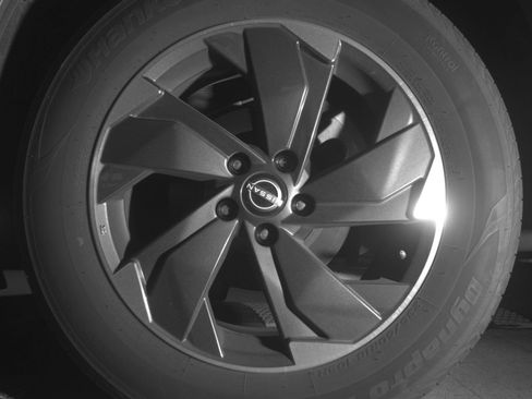 Used 2025 Nissan Rogue SV AWD/4WD image 17