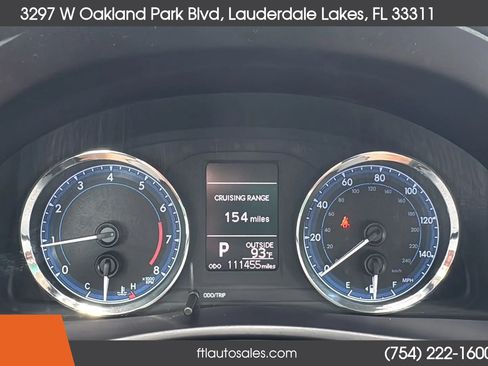 Used 2018 Toyota Corolla LE FWD image 45