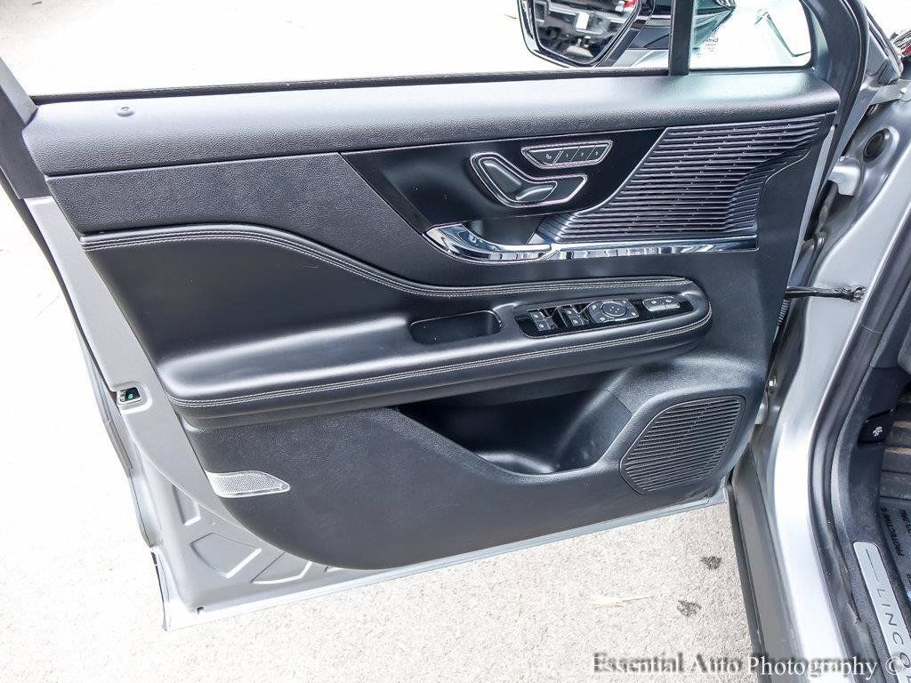 Used 2021 Lincoln Corsair AWD w/ Premium Package image 21