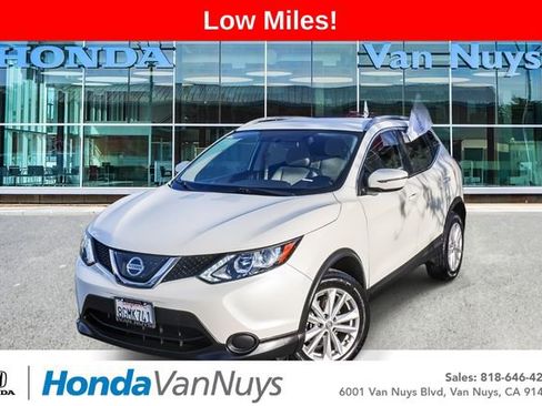 Used 2018 Nissan Rogue Sport SV image 1
