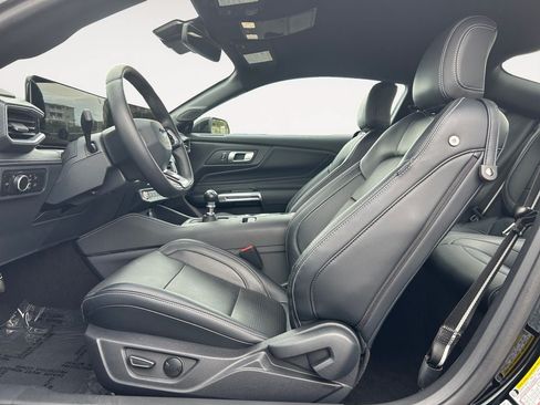 Used 2025 Ford Mustang GT Premium RWD image 6