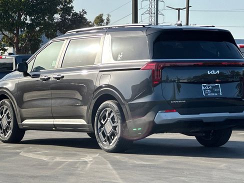 New 2026 Kia Carnival EX image 6