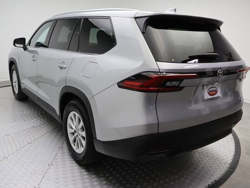 Certified 2025 Toyota Grand Highlander FWD image 11