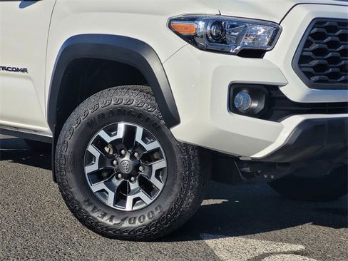 Certified 2022 Toyota Tacoma TRD Off-Road image 4