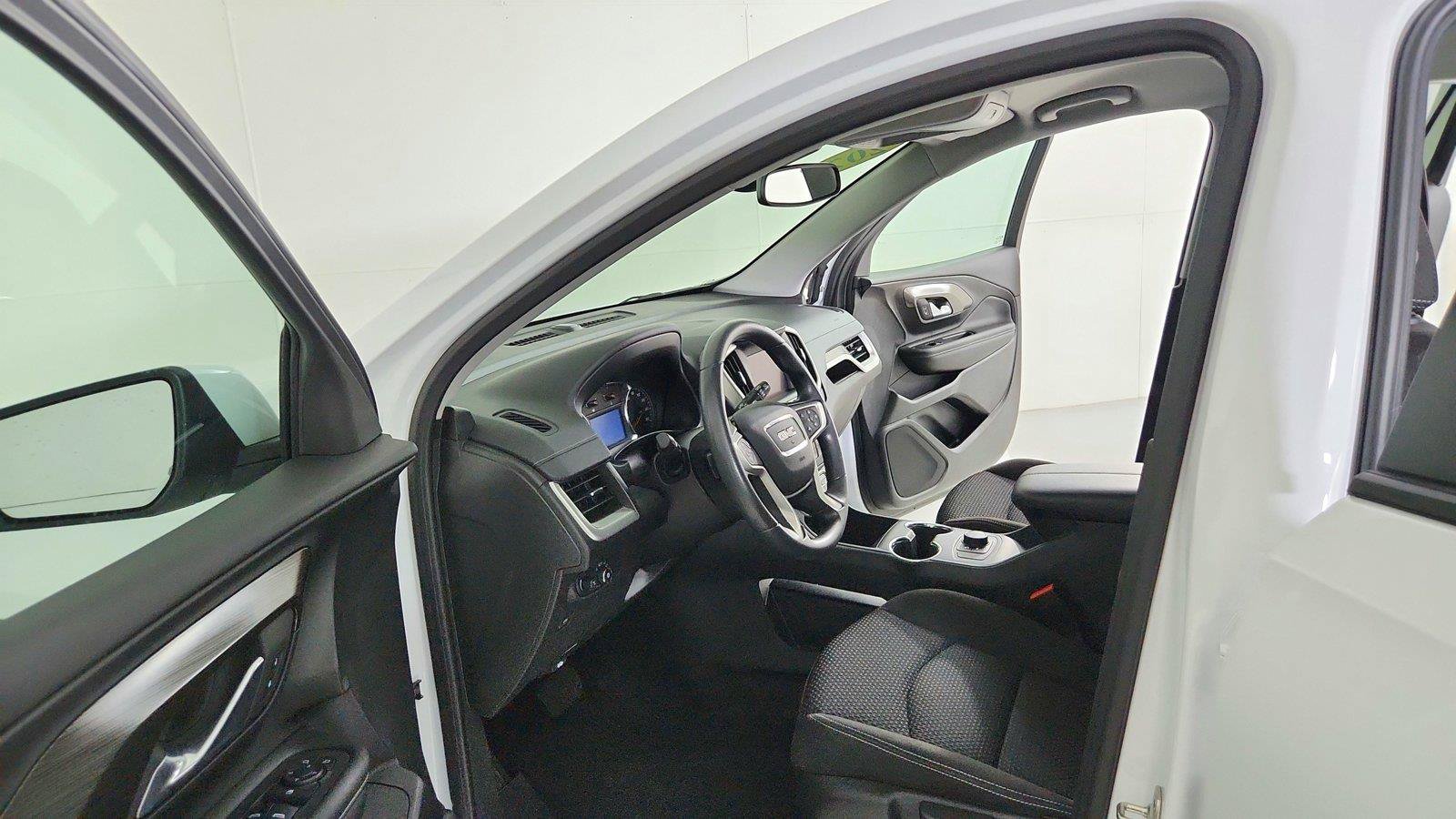 Used 2024 GMC Terrain SLE w/ LPO, Floor Liner Package AWD/4WD image 16