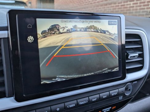 Used 2024 Hyundai Venue Limited image 26