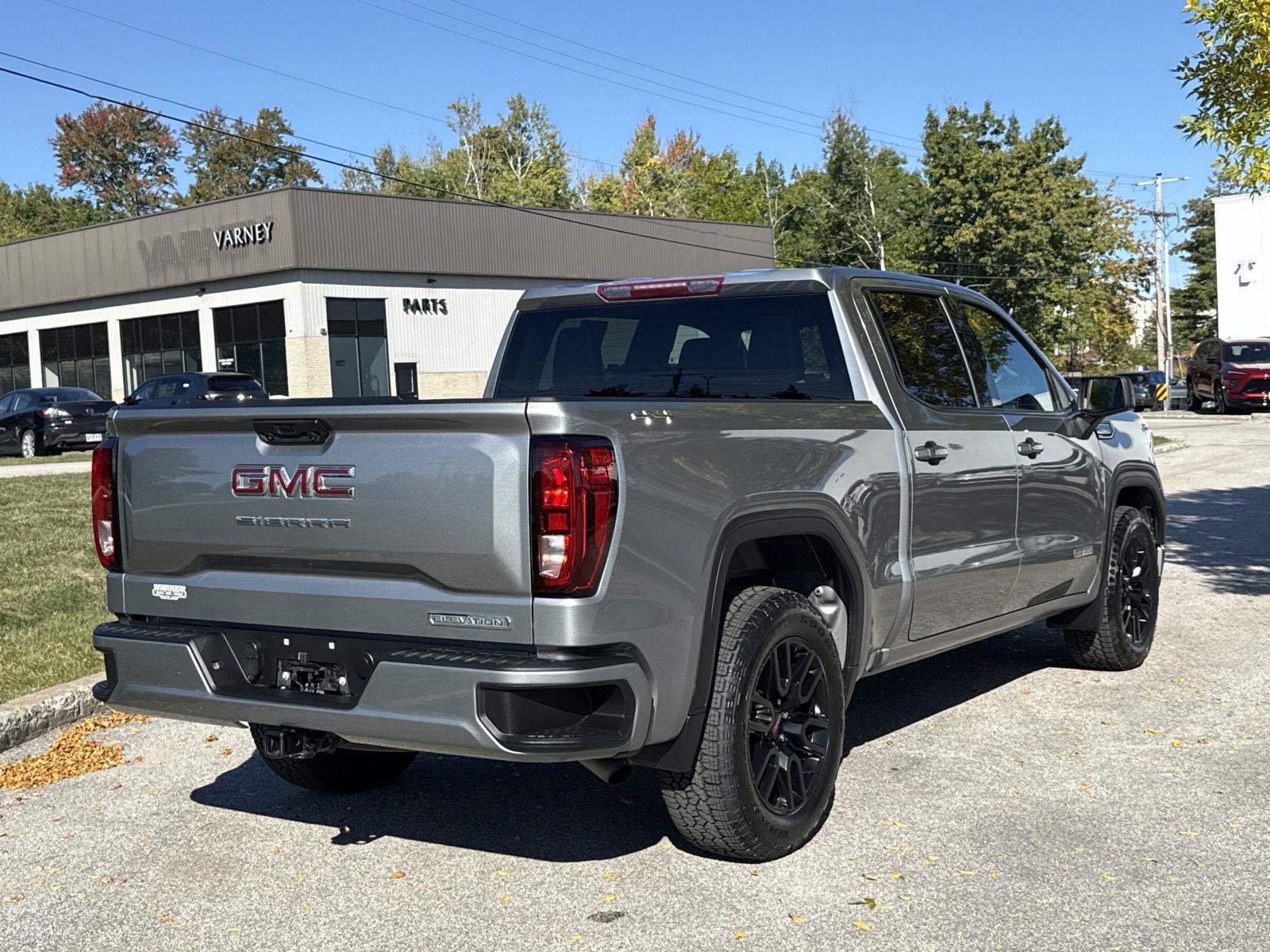 Used 2023 GMC Sierra 1500 Elevation AWD/4WD image 9