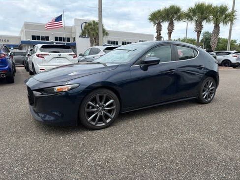 Used 2019 MAZDA MAZDA3 AWD Hatchback image 2
