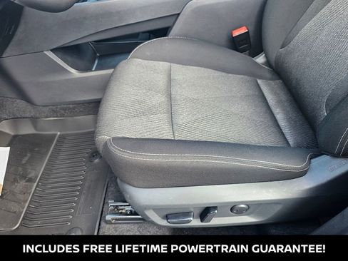 Used 2025 Nissan Rogue SV image 14