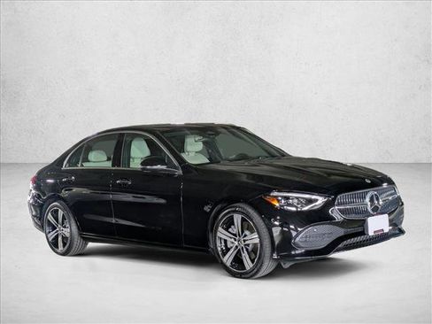 Used 2025 Mercedes-Benz C 300 Sedan image 3