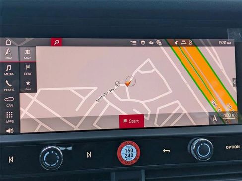 Certified 2025 Porsche Macan image 18