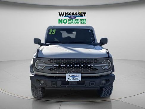 Used 2025 Ford Bronco Badlands image 10
