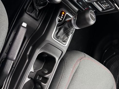 Used 2024 Jeep Gladiator Rubicon w/ Technology Group image 26