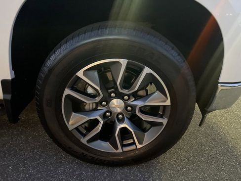 Used 2022 Chevrolet Silverado 1500 LT image 13