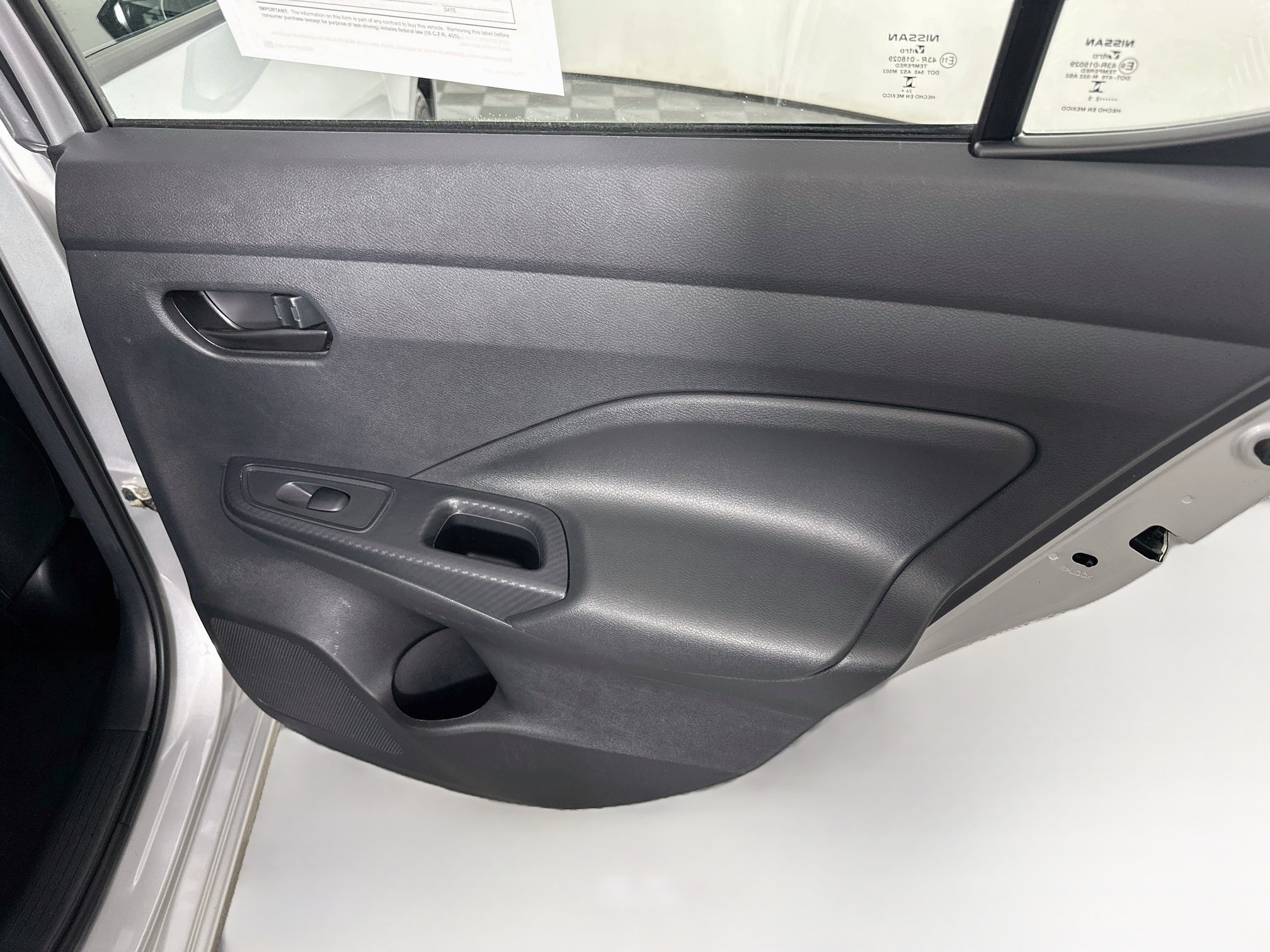 Used 2025 Nissan Versa S FWD image 27