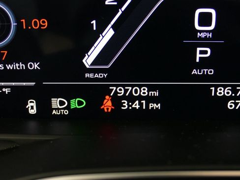 Used 2022 Audi RS 6 AWD/4WD image 25