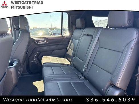 Used 2023 Chevrolet Suburban LT RWD image 19