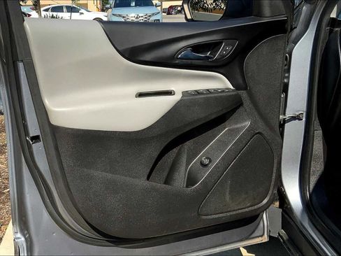 Used 2018 Chevrolet Equinox LT w/ Sun & Infotainment Package AWD/4WD image 22