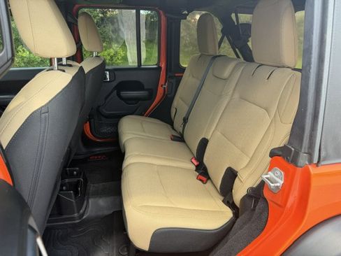 Used 2018 Jeep Wrangler Unlimited Sport S AWD/4WD image 12