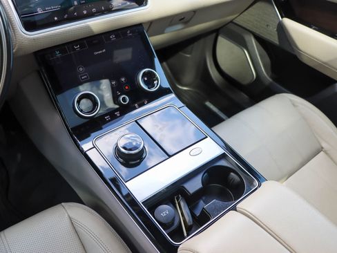 Used 2018 Land Rover Range Rover Velar R-Dynamic SE image 43