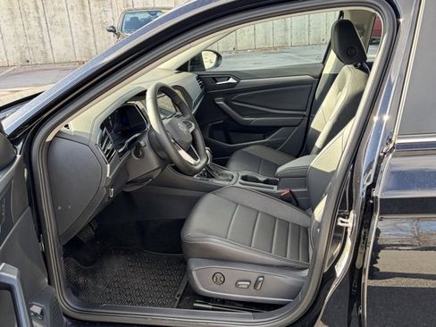 Used 2024 Volkswagen Jetta SE w/ Black Wheel Package image 15