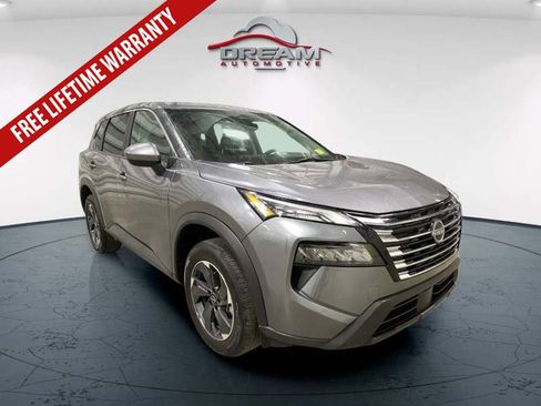 Used 2025 Nissan Rogue SV FWD image 1