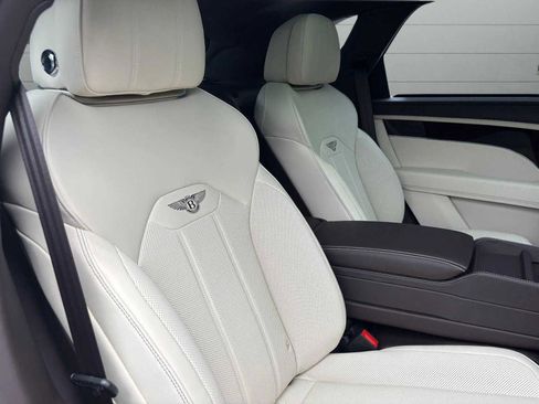 New 2025 Bentley Bentayga Extended Wheelbase image 37