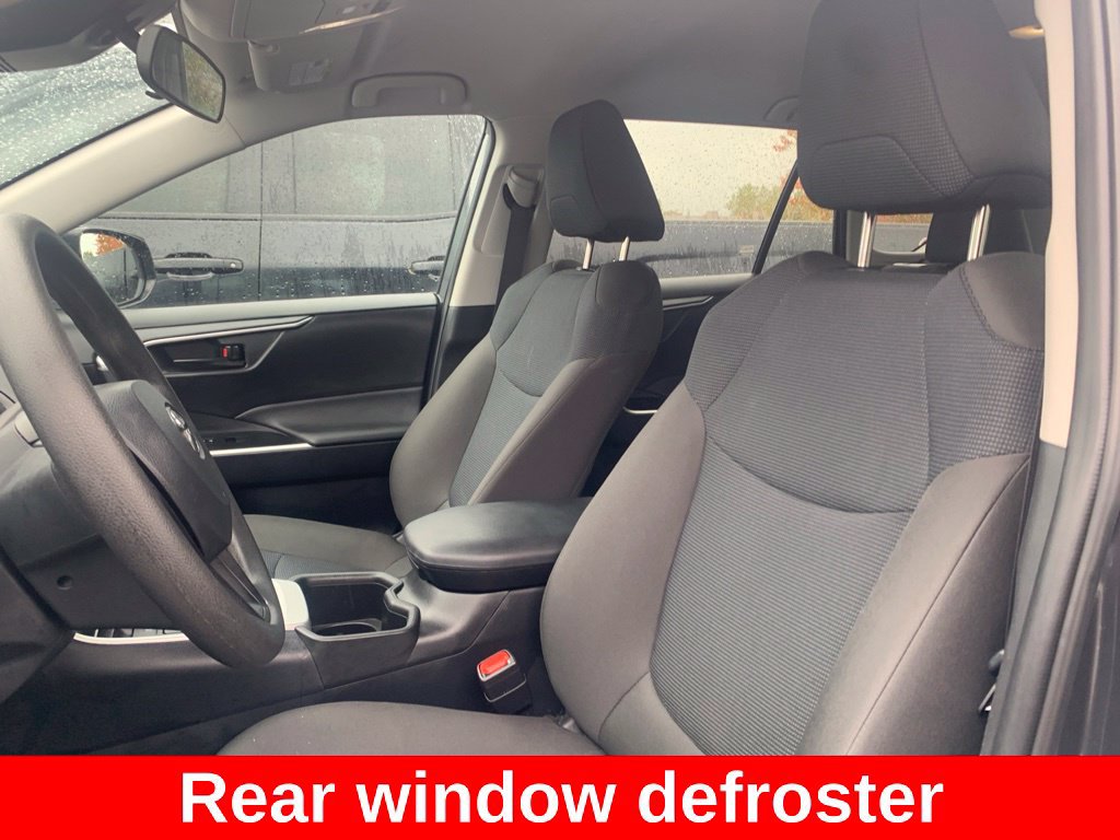 Used 2024 Toyota RAV4 LE AWD/4WD image 5