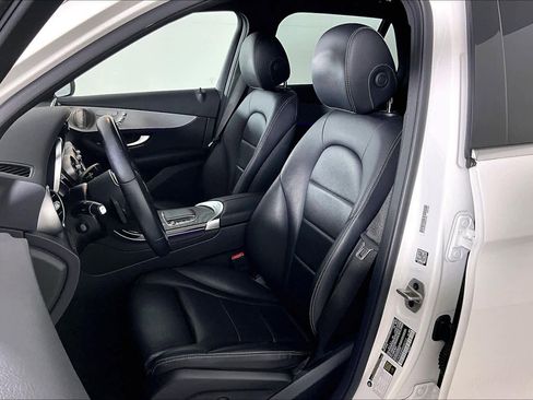 Used 2021 Mercedes-Benz GLC 300 image 7