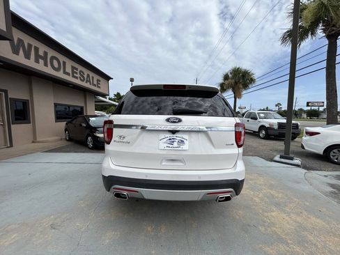 Used 2016 Ford Explorer Platinum AWD/4WD image 4
