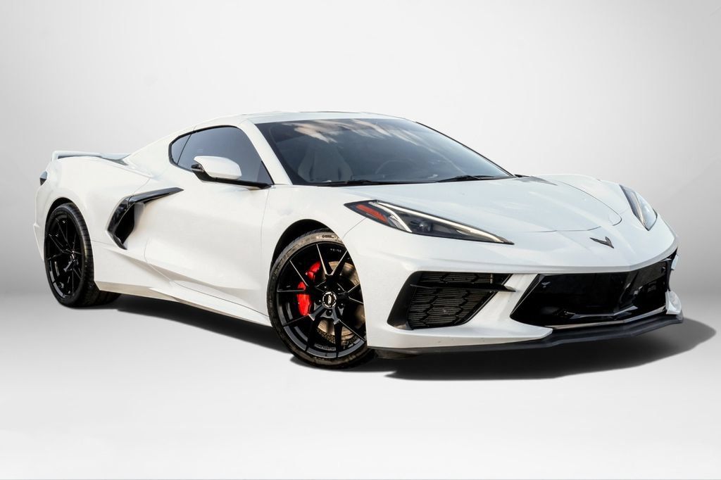 Used 2020 Chevrolet Corvette Stingray Preferred Cpe w/ 2LT Preferred Equipment Group RWD image 4