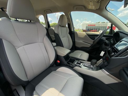 Used 2023 Subaru Forester AWD/4WD image 13